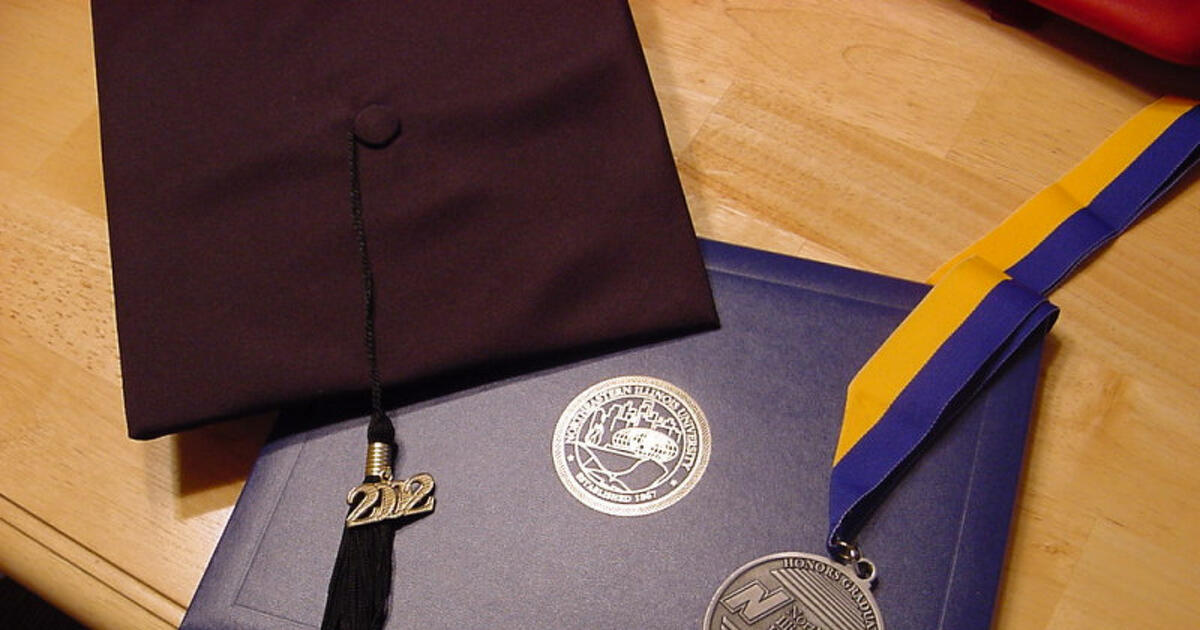 Meglepetés, jó befektetés a diploma Magyarországon