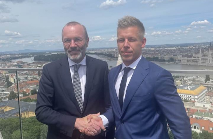 Manfred Weber az EPP elnöke és Magyar Péter kezet rázott Budapesten