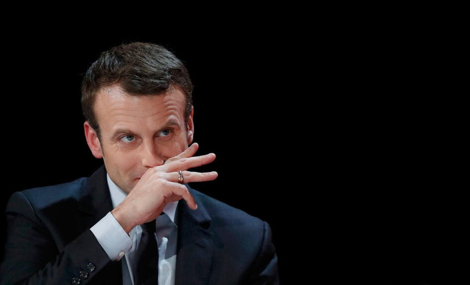 Főhet a francia elnök feje