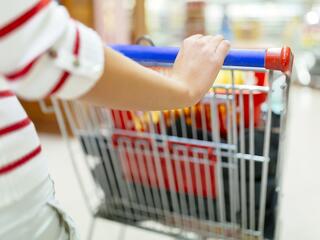 Csalódást keltő adat jött - alig vásárolnak a magyarok?