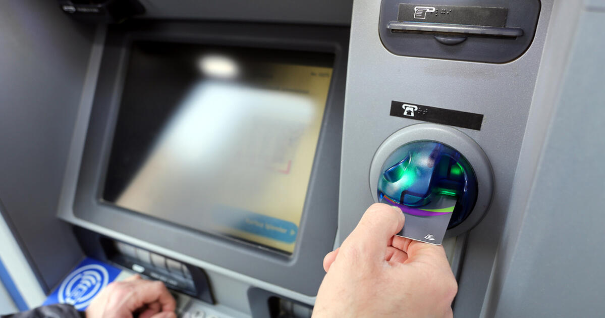 Magyarország rükvercbe kapcsol a készpénzhasználat erőltetésével, lásd vidéki ATM-ek