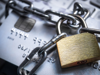 Veszélyben a pénzünk: a bankkártya után új célpontja van a csalóknak
