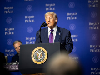 Trump évi ezer dollár-nyugdíj előtakarékossági hozzájárulást adna a dolgozóknak