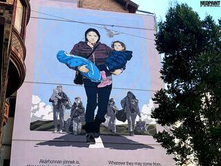 Az ukrajnai menekülteknek állít emléket NikonOne és a Neopaint falfestménye