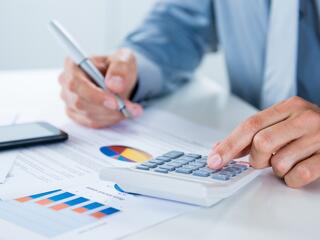 Csökkennek a közterhek, nőnek a kedvezmények a vállalkozóknál