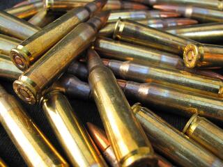 A fő patrióta Andrej Babis lőszereket szerez be Ukrajnának