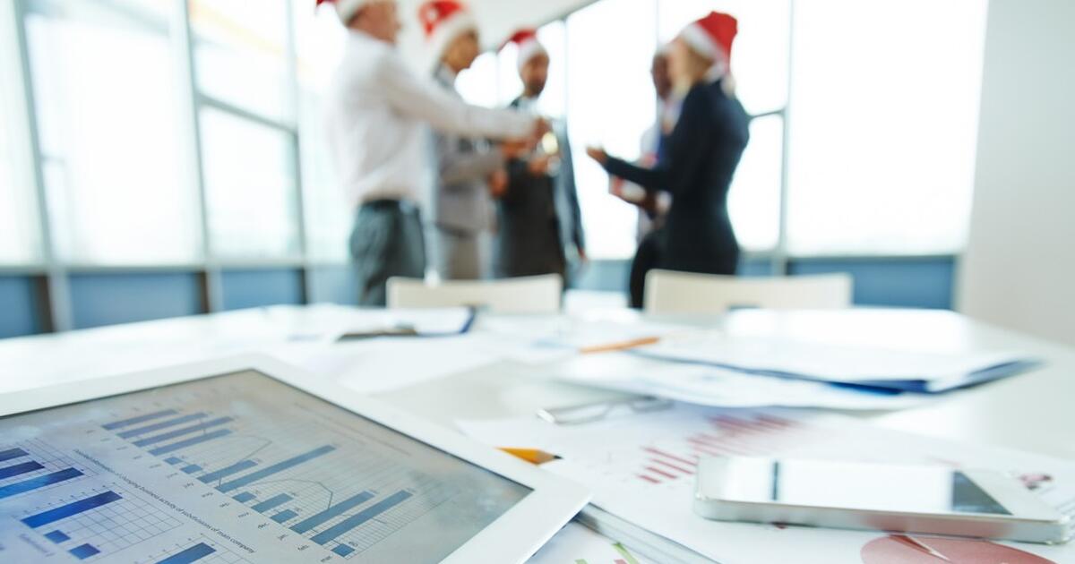 Ki élvezi, ki utálja? Így buliznak a magyar irodák karácsonykor