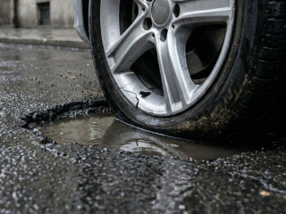 Kátyúba hajtott? Lehet, hogy hiába várja a kártérítést