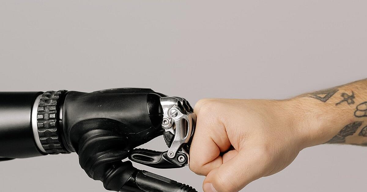 A robotok egyes iparágakban immár a munkahelyek 60 százalékát birtokolják