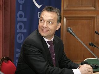 Orbán szerint növelni kell a hiányt