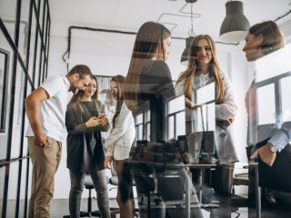 Bónuszok, prémiumok, juttatások – év végi döntések adózási szemmel