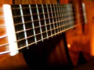 SMS-el mentenék meg a könnyűzenét