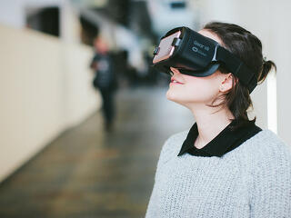 VR-headsettel képzik ki az áruházi munkásokat