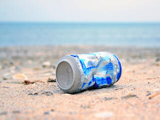 Öt ország önti a műanyagot a tengerbe