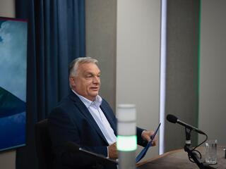 Orbán Viktor hadüzenetről beszél 
