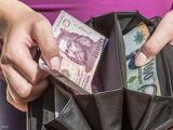 Valami elromlott a forinttal, egyre többe kerül az euró, a dollár