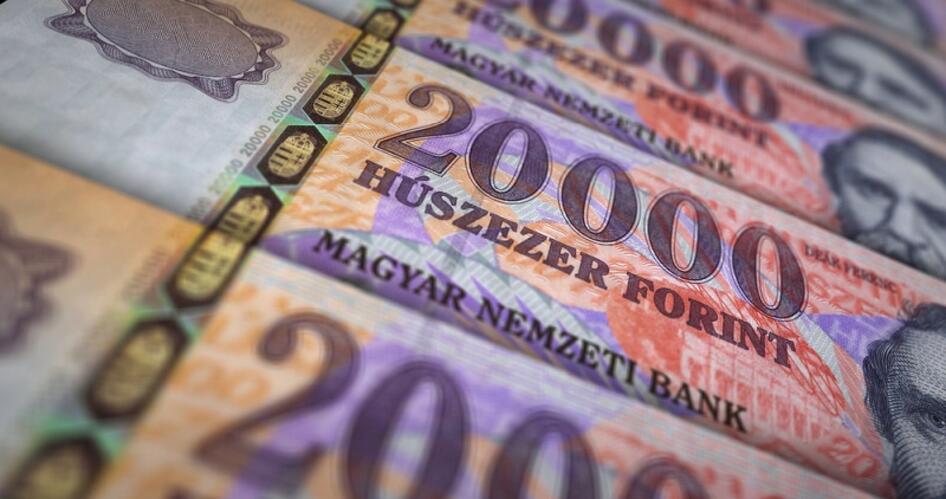 Erős a verseny a bankok között