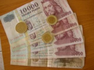 Kétszázezres fizetést adnak