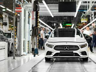 Az autóipar nehézségei ellenére a kecskeméti Mercedes gyár növelni tudta a nyereségét
