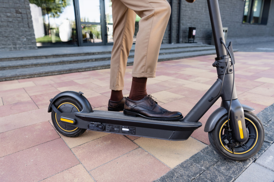 Státuszszimbólum lett az elektromos rollerezés
