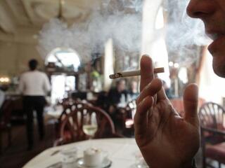 "Csikkisták" és "nikotin-talibánok" harca az osztrák éttermekben