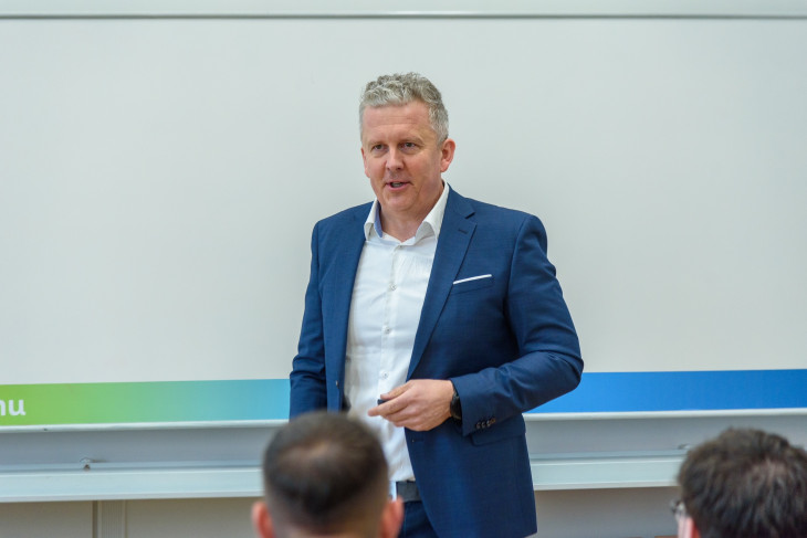 Magyari Csaba szerint  tervezés és előregondolkodás nélkül durva költségnövekedéssel szembesülhetnek az ipari ingatlanprojektek tulajdonosai