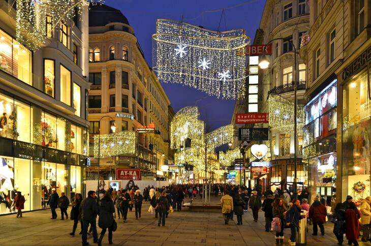 Idén sem mondanak le a bécsi üzletek a karácsonyi hangulatról, de a tavalyihoz képest takarékosabb lesz a világítás (Fotó: PID)