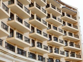 Elárasztották eladó lakásokkal a piacot