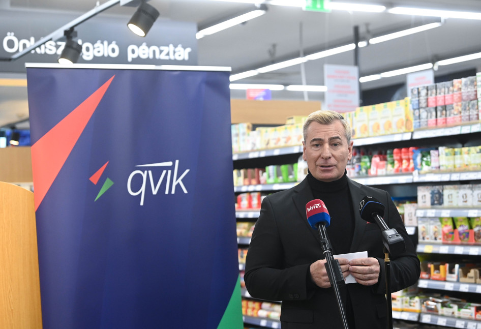 Lázár Vilmos a CBA elnöke mutatja be az új magyar fejlesztést