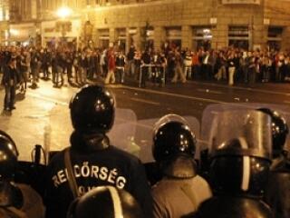 Rendőrök-huligánok: 1-1