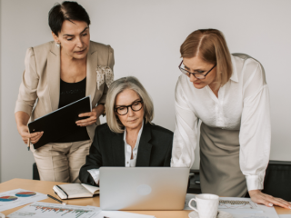 Hogyan válhat a hosszú fizetési határidő a növekedés gátjává, és mi a megoldás?