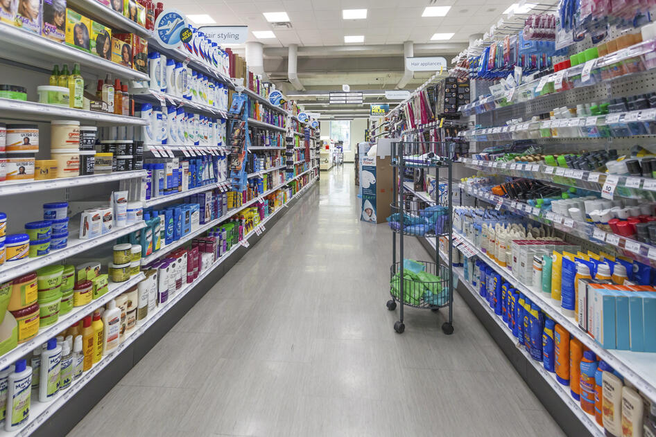 Drogériákban is jártak