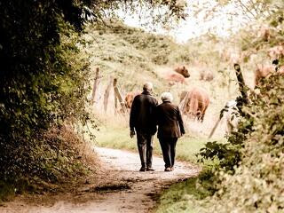Örülhetnek a nyugdíjasok: a vártnál nagyobb emelés jön