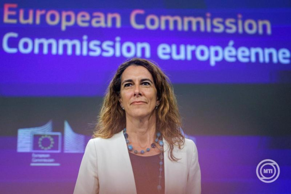 Paula Pinho, az Európai Bizottság portugál vezető szóvivője egy brüsszeli sajtóértekezleten