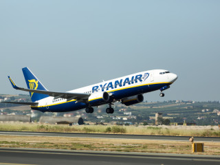 Az  extraprofit-adó ügytől függ a Ryanair budapesti járatbővítése 