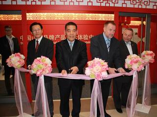 Kínai üzleti kapcsolat? Már a szomszédban