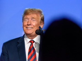 Trump 100 százalékos vámmal fenyeget 