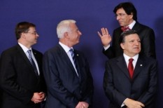 euró, eurókötvény, euróövezet, európai bizottság, euróválság, forint, forintárfolyam, gazdasági növekedés, gazdaságpolitika, görög válság, közép-kelet-európa, orbán euró, eurókötvény, euróövezet, európai bizottság, euróválság, forint, forintárfolyam, gazdasági növekedés, gazdaságpolitika, görög válság, közép-kelet-európa, orbán