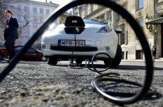 e-autó, elektromos autó, elektromos gépjármű, okosautó, személygépjármű, töltőkút e-autó, elektromos autó, elektromos gépjármű, okosautó, személygépjármű, töltőkút