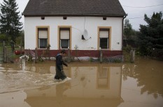 beszállító, davos, ellátási lánc, hurrikán, klímaváltozás, kockázat, multi, multinacionális, nyereség, profit, rizikó, szélsőséges időjárás, üzleti kockázat, világvállalat beszállító, davos, ellátási lánc, hurrikán, klímaváltozás, kockázat, multi, multinacionális, nyereség, profit, rizikó, szélsőséges időjárás, üzleti kockázat, világvállalat
