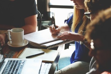 favebook, közösség, munkaerőpiac, nagyvállalat, startup, y generáció, Z favebook, közösség, munkaerőpiac, nagyvállalat, startup, y generáció, Z
