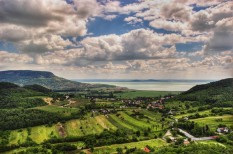 balaton, ingatlan, lakaspiac, nyaraló balaton, ingatlan, lakaspiac, nyaraló
