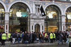 amazon, apple, bevétel, eladás, iphone, nyereség amazon, apple, bevétel, eladás, iphone, nyereség