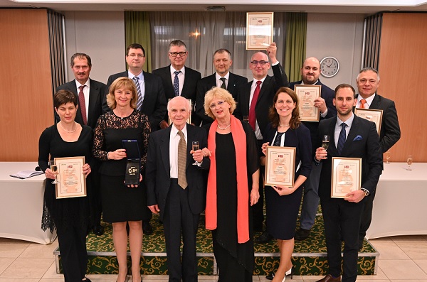 Az Üzleti Etikai Díj 2018-as díjazottjai és az alapítók - Kép: PP, Fotó: Hatlaczky Balázs
