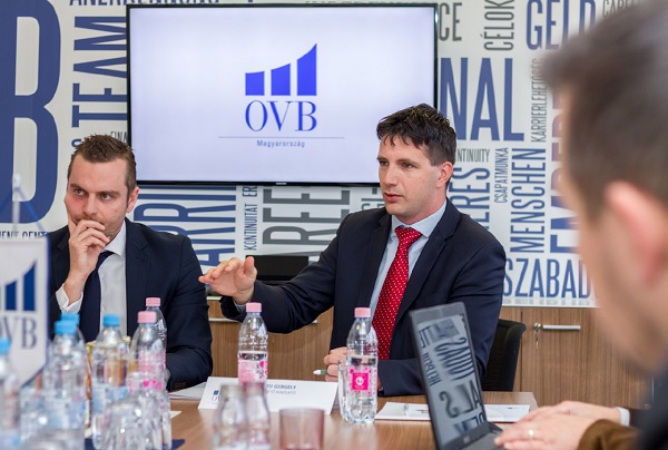 Papp Gergely (b) és Jánosi Tibor (j) ügyvezetők - Kép: OVB Magyarország