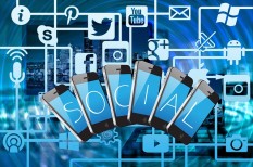 adat, adatvezérelt, algoritmus, barát, call to action, célcsoport, celeb, facebook, feed, ford, hangfelismerő, hírfolyam, influencer, instagram, internet, közösségi média, magány, megítélés, mém, piac & profit, piac és profit, posztol, sztori, targetálás, tesla, vásárlói persona, webáruház, youtube adat, adatvezérelt, algoritmus, barát, call to action, célcsoport, celeb, facebook, feed, ford, hangfelismerő, hírfolyam, influencer, instagram, internet, közösségi média, magány, megítélés, mém, piac & profit, piac és profit, posztol, sztori, targetálás, tesla, vásárlói persona, webáruház, youtube