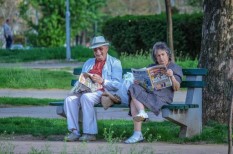 kampány, nyugdíjasok, politika, rezsiutalvány kampány, nyugdíjasok, politika, rezsiutalvány